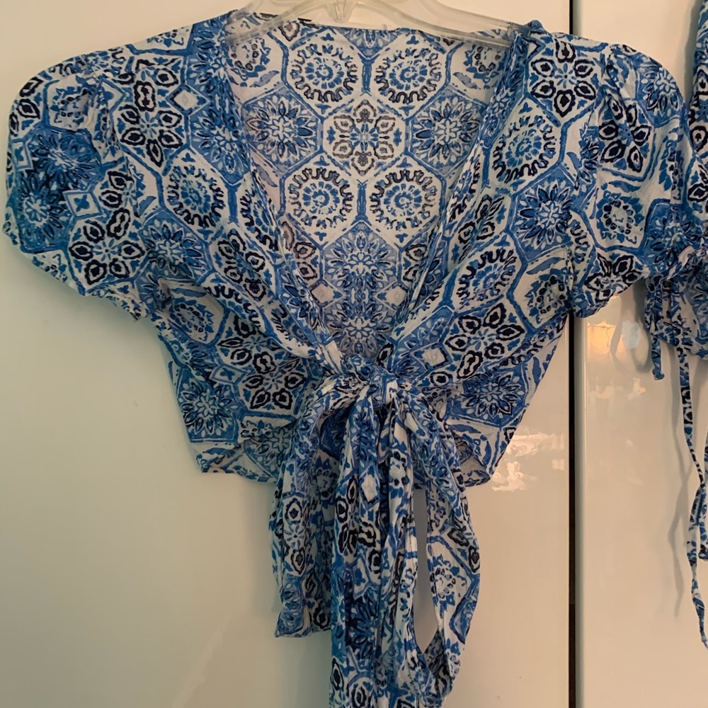 Two piece set - Picture 2 of 7